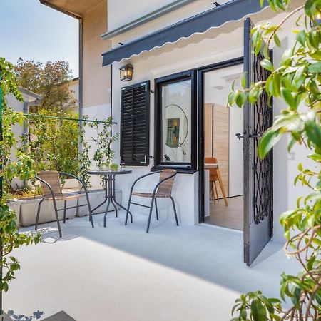 3 Minutes From The Beach: Lovely Studio Apartment Pula Eksteriør billede