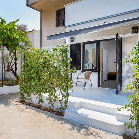 3 Minutes From The Beach: Lovely Studio Apartment Pula Eksteriør billede