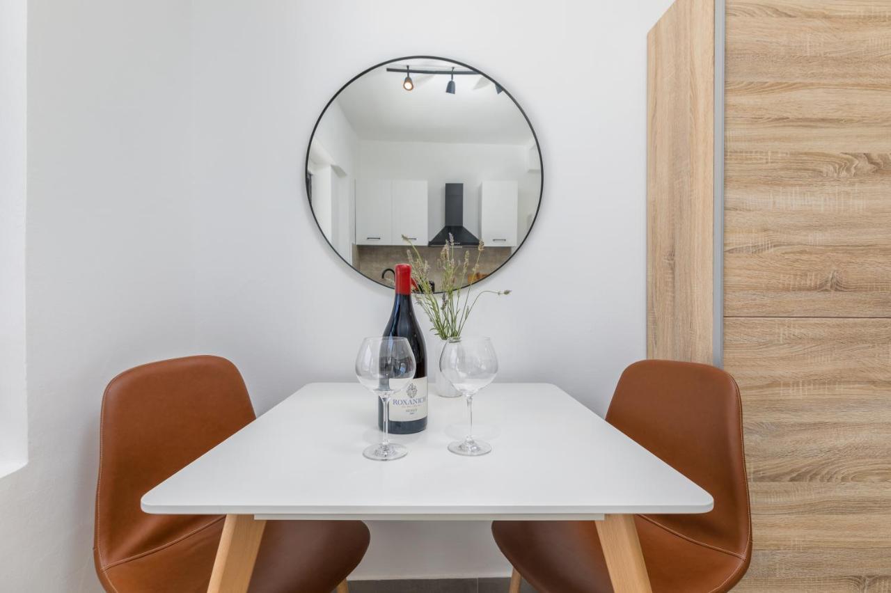 3 Minutes From The Beach: Lovely Studio Apartment Pula Eksteriør billede