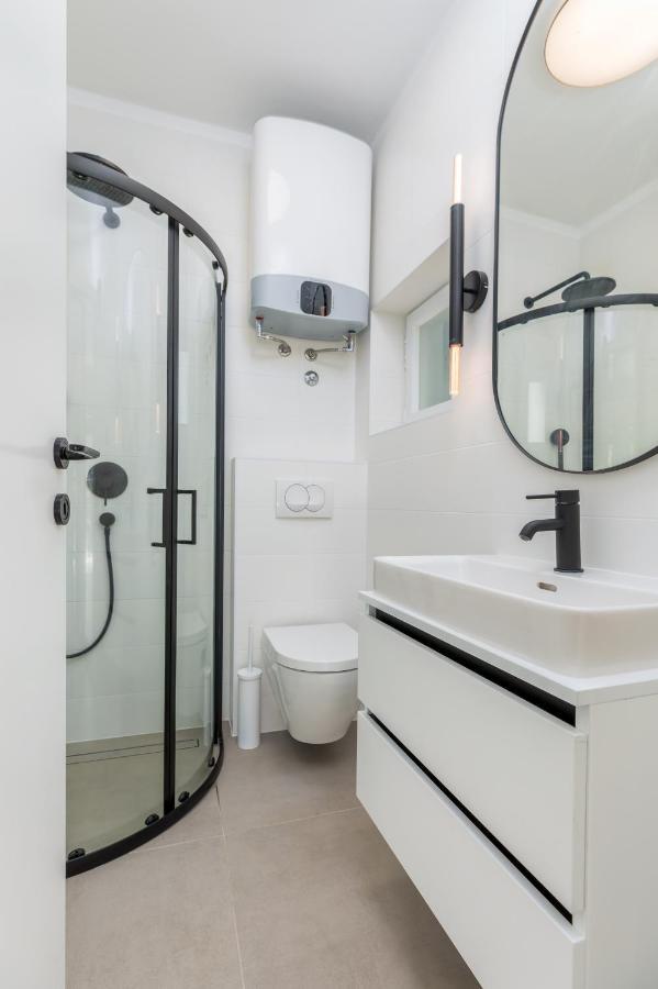 3 Minutes From The Beach: Lovely Studio Apartment Pula Eksteriør billede